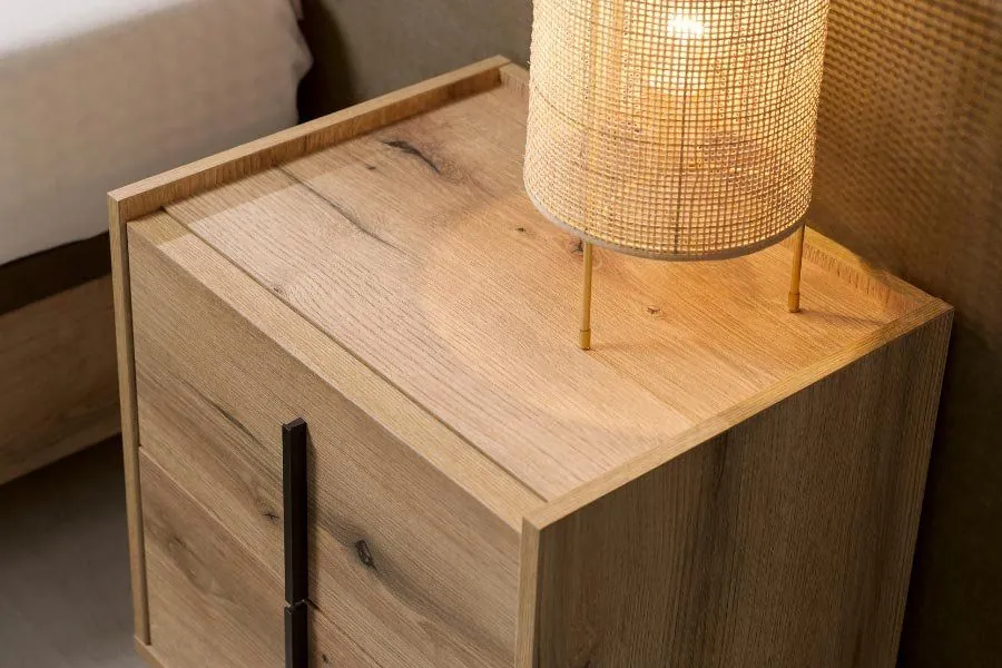 Chevet en bois chêne avec lampe