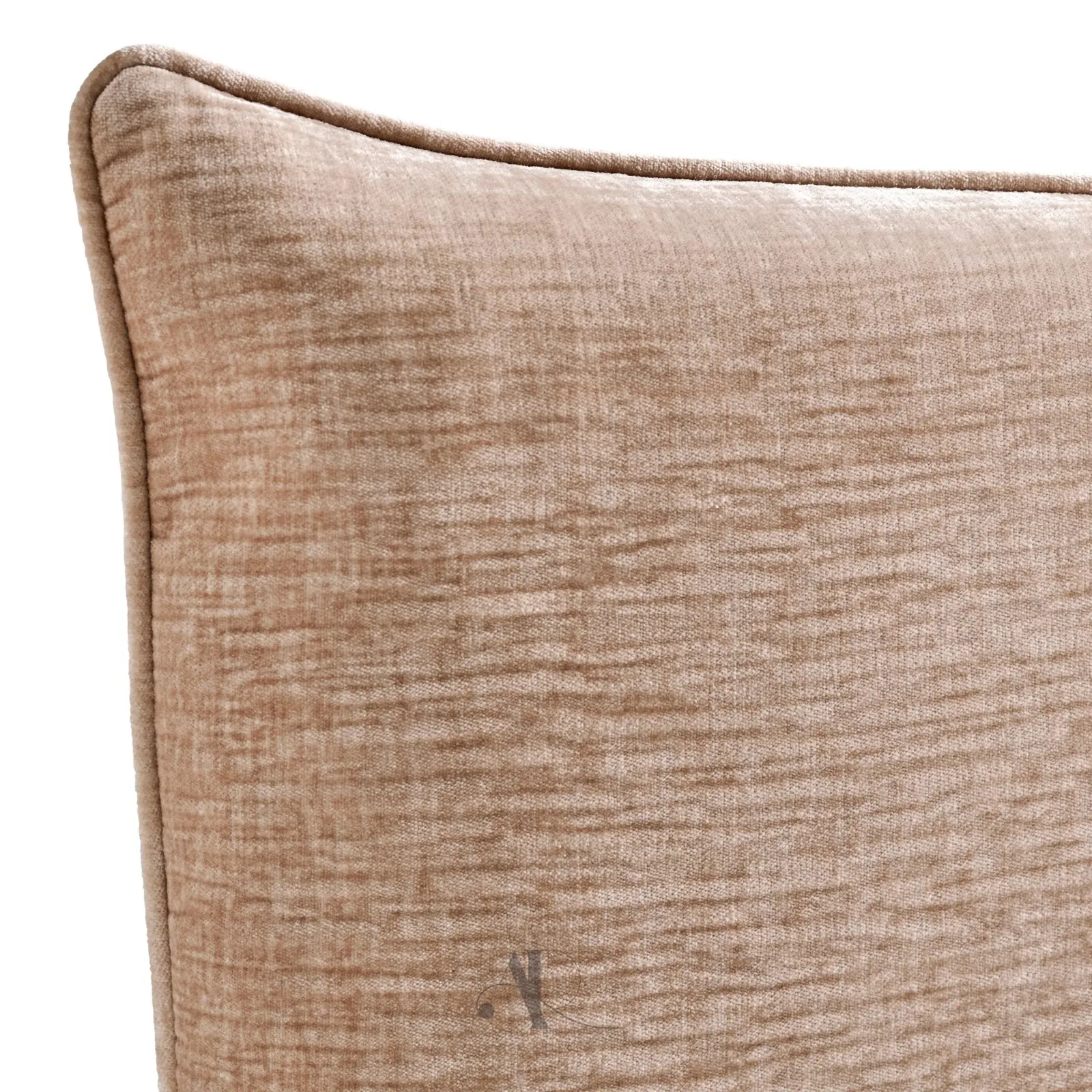Gros plan d'un dosseret André Renault Florence galbé en tissu chiné beige