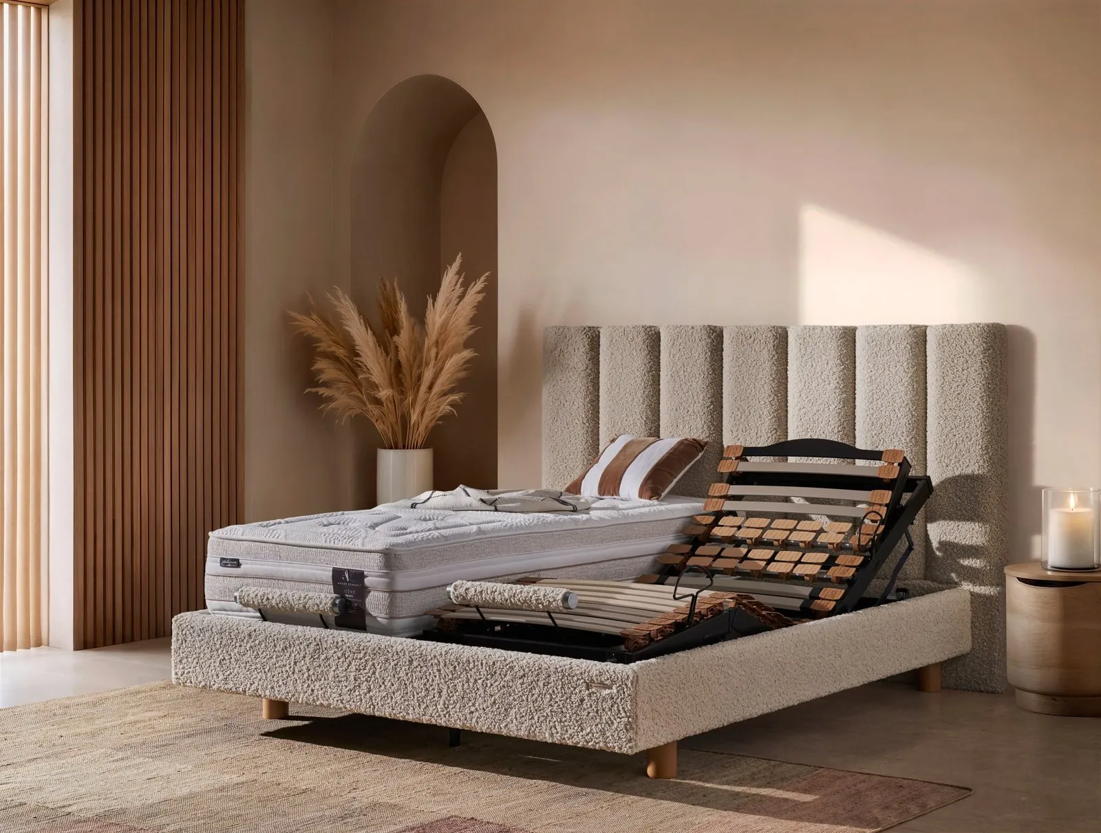 Lit de relaxation André Renault Flex Ergo relevé avec tête de lit à cannelures