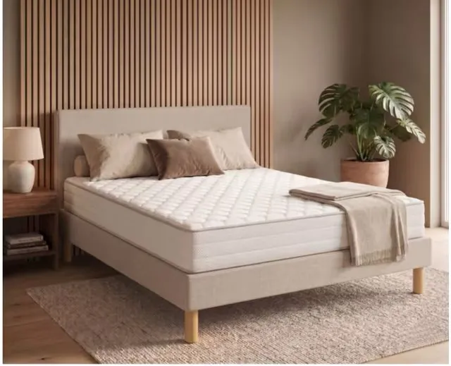 Matelas sur sommier tapissier beige